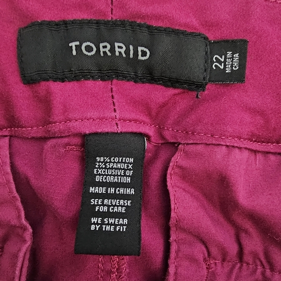 Torrid Burgundy Stretch Chino Shorts Size 22 Cuffed Hem Cotton Blend Plus Size - Picture 4 of 8